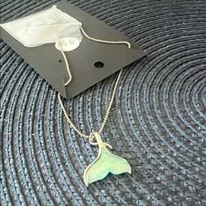 Elegant Silver and Green Pendant Necklace